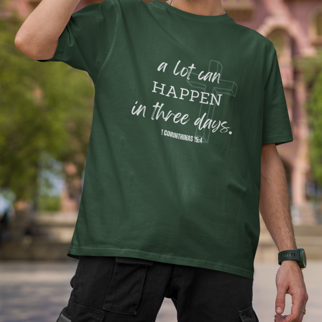 A lot can happen in three days - Oversized Classic tee